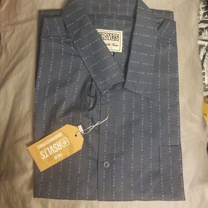 Short sleeve button down